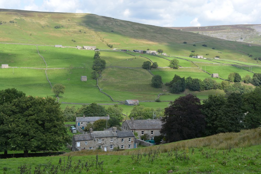 Muker Oxnop Satron Ivelet Bridge circular walk, Swaledale, Yorkshire Dales National Park, North Yorkshire, England