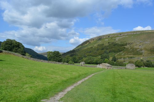 Muker Oxnop Satron Ivelet Bridge circular walk, Swaledale, Yorkshire Dales National Park, North Yorkshire, England