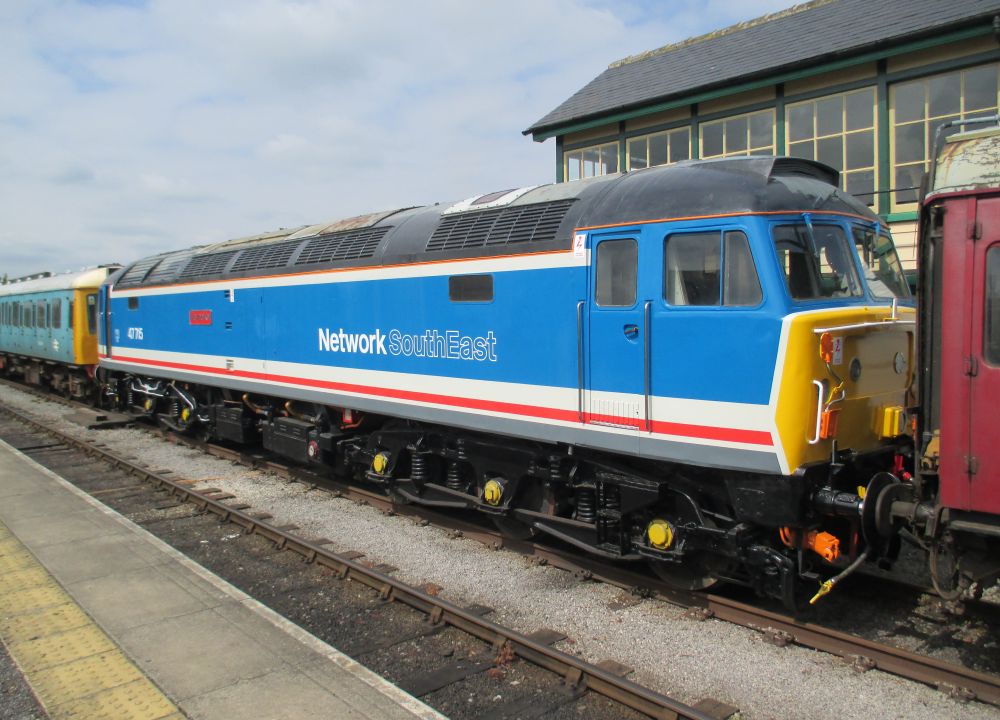 Class 47 diesel locomotive 47715