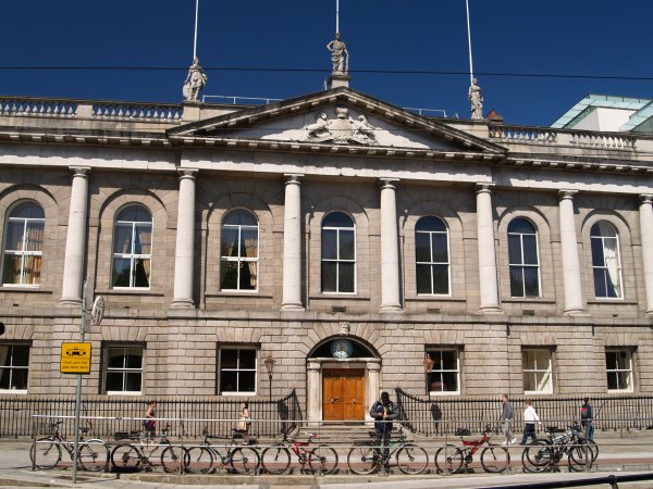 The Royal College of Surgeons, opened in 1810, is on the western side of St Stephen's Green, one of the most striking and handsome buildings in the area, Dublin