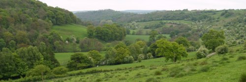 Looking down into Oxen Dale from near Tylas Barn.