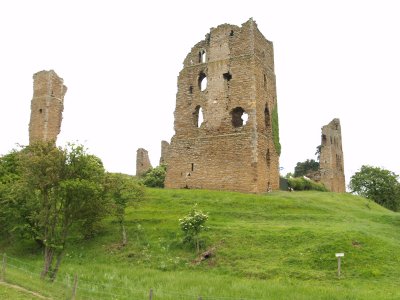 The mound the castle is built on is clearly seen
