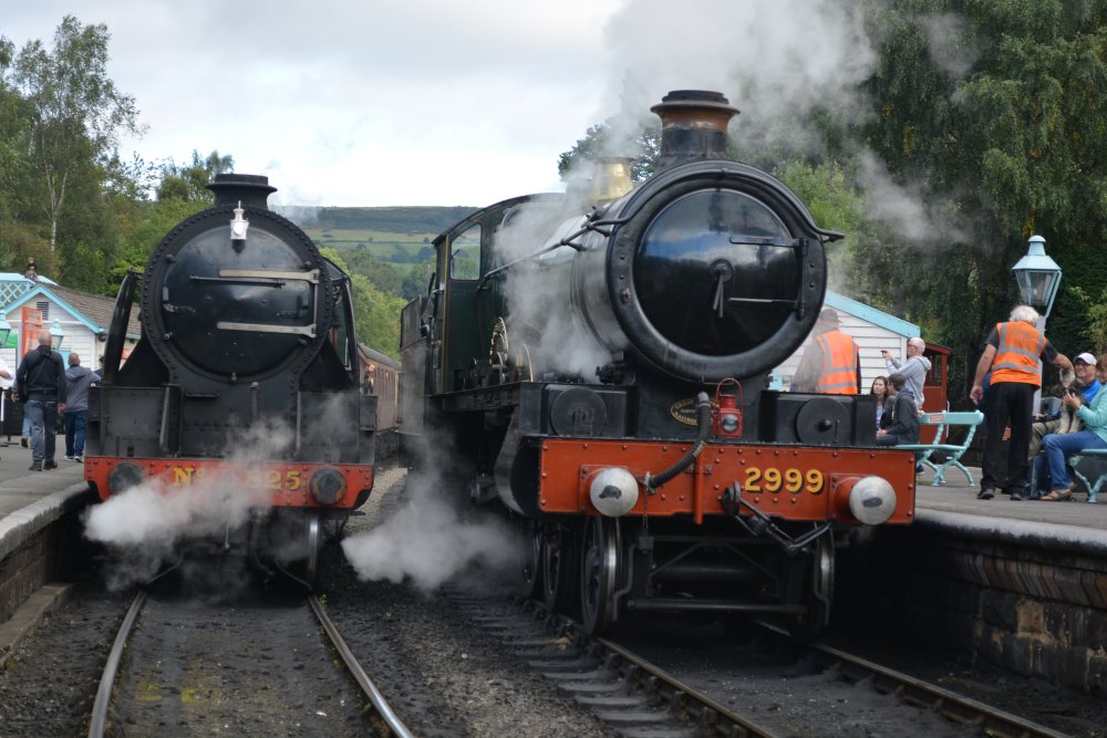 Waiting alongside SR 825 at Grosmont station, 2999 LADY of LEGEND 2900 Class Saint 4-6-0 GWR steam locomotive