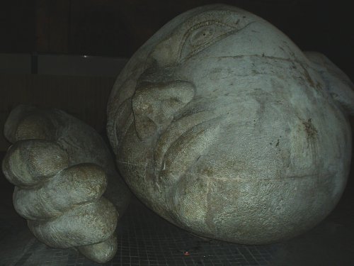 Night picture of the sculpture ? on the Rue Quincampoix ?