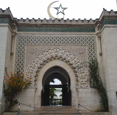 The grand entrance to the Mosque de Paris, built in the 1920's.