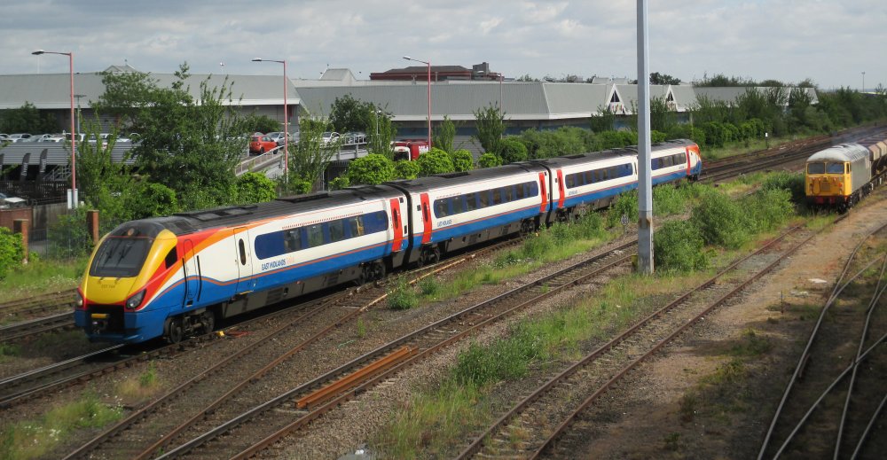 A Class 222 DMU entering Leicester station with a 4 carriage East Midlands train for London, St Pancras (Trainspotting June, 2017).