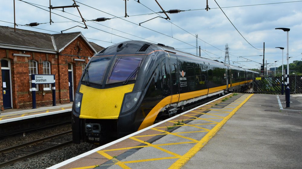 Class 180 180112 GEC Alstom Adelante DMUs for British Rail, Grand Central, Grantham station